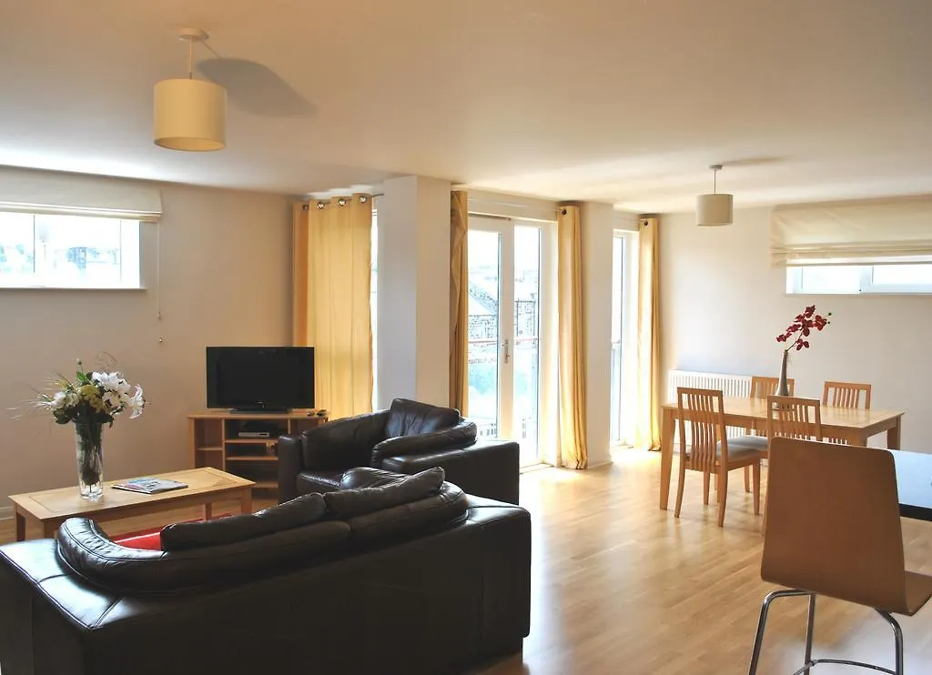 Dreamhouse Apartments Edinburgh City Centre location